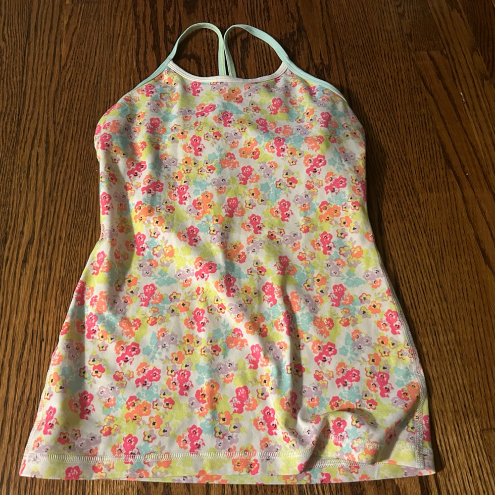 Ivivva floral top with ability to add cups